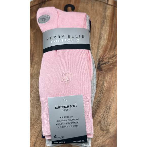 Perry Ellis Portfolio 4- Pk~Luxe Touch Socks Shoe Size 7-12 Pink Gray Blue New - Picture 1 of 10